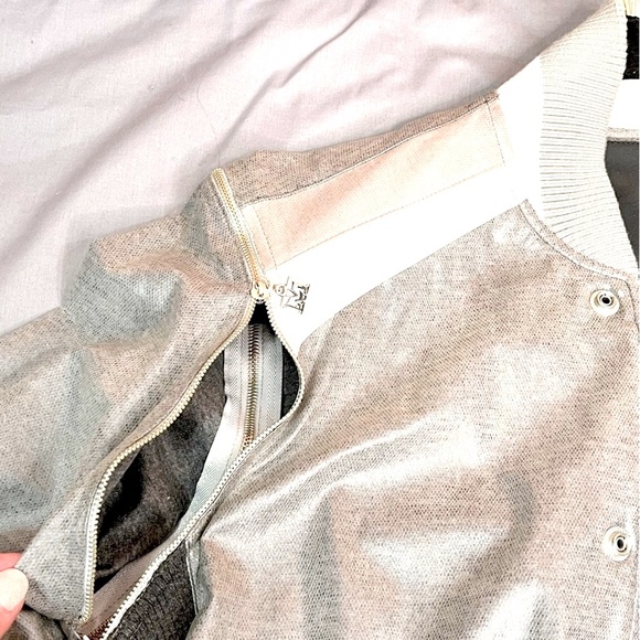 Unique Men’s Zara Man Gray Metallic Bomber Style Jacket With Zip Off Sleeves. - Picture 8 of 9